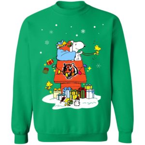 Cincinnati Bengals Santa Snoopy Wish You A Merry Christmas Shirt