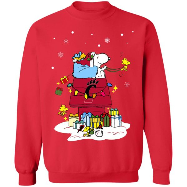 Cincinnati Bearcats Santa Snoopy Wish You A Merry Christmas Shirt