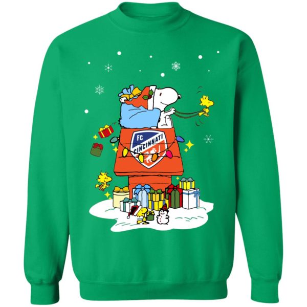 FC Cincinnati Santa Snoopy Wish You A Merry Christmas Shirt