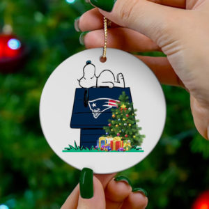 New England Patriots Snoopy Christmas Circle Ornament
