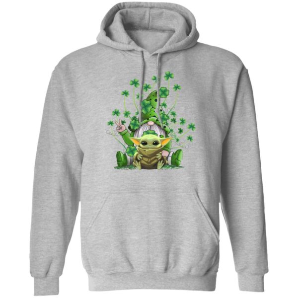 Green Gnome Hugging Baby Yoda St Patty’s Day Shirt