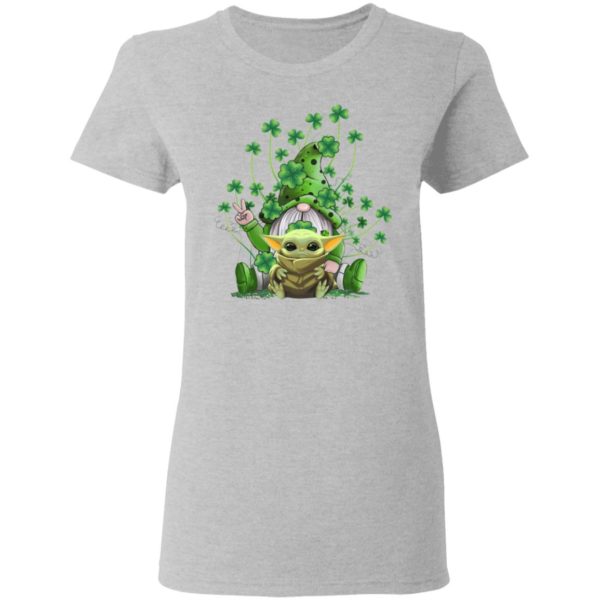 Green Gnome Hugging Baby Yoda St Patty’s Day Shirt