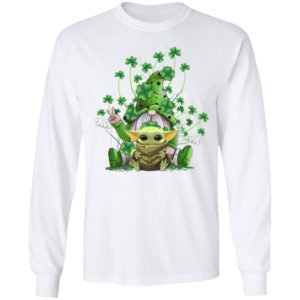 Green Gnome Hugging Baby Yoda St Patty's Day Shirt