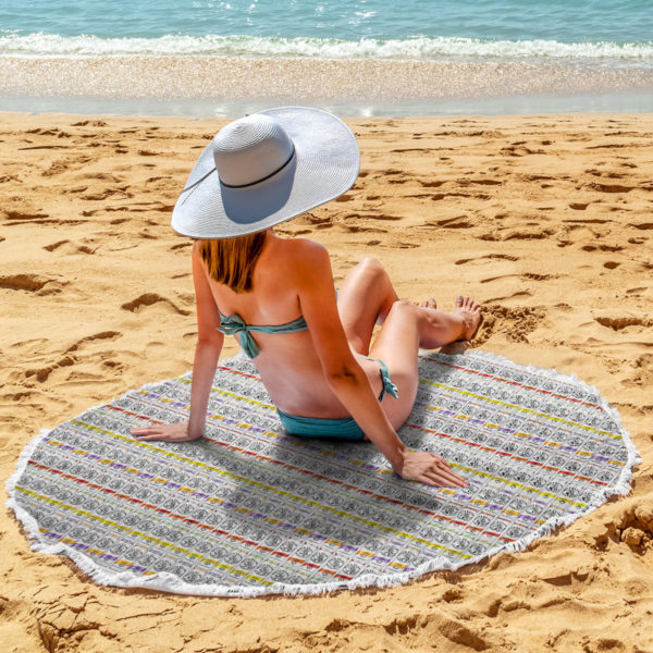 White Claw Round Beach Towel
