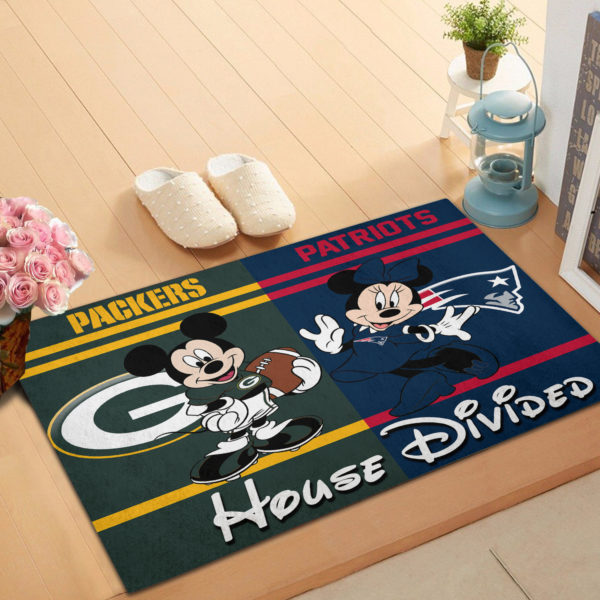 Green Bay Packers vs New England Patriots Mickey And Minnie Teams NFL House Divided Doormat