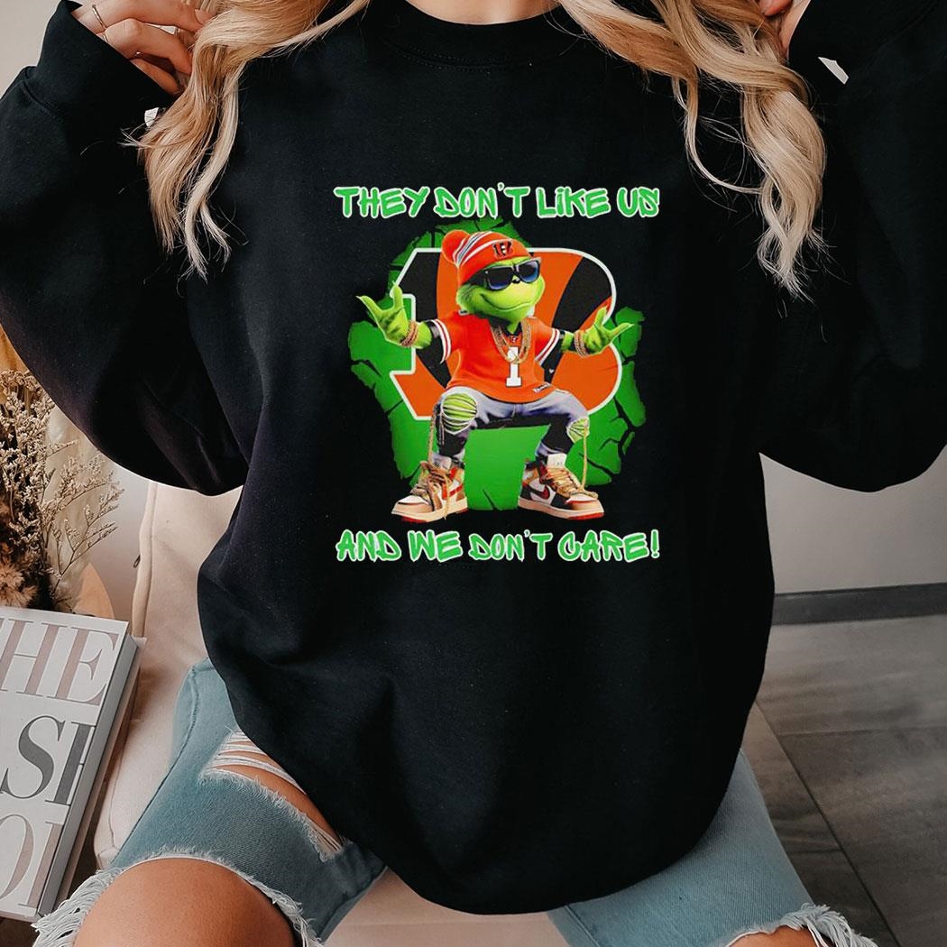 Grinch Chicago Bears They Don’t Like Us And We Don’t Care Shirt