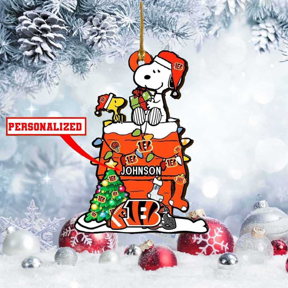 Snoopy Cincinnati Bengals Nfl Personalized Christmas Ornament