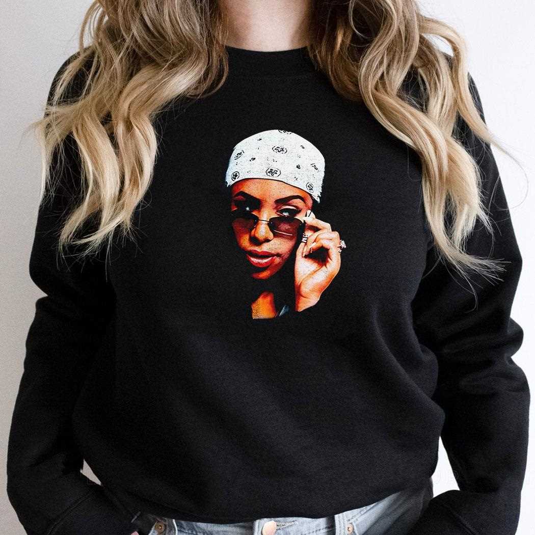 Rihannas Bodyguard Wearing Aaliyah Face Shirt Rihannas Bodyguard Wearing Aaliyah Face Shirt