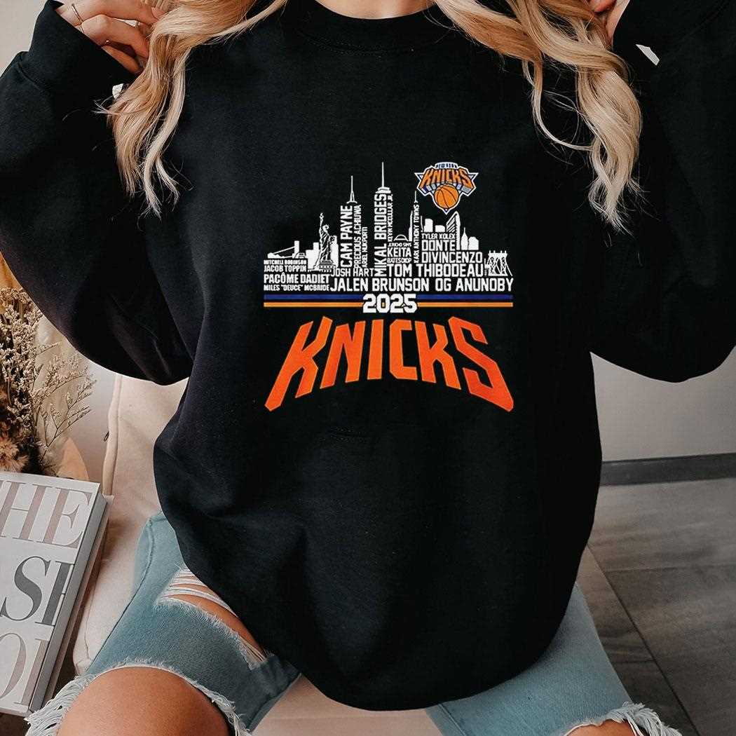 Jalen Brunson Og Anunoby Coach Tom Thibodeau 2025 New York Knicks Skyline City Roster Shirt Jalen Brunson Og Anunoby Coach Tom Thibodeau 2025 New York Knicks Skyline City Roster Shirt
