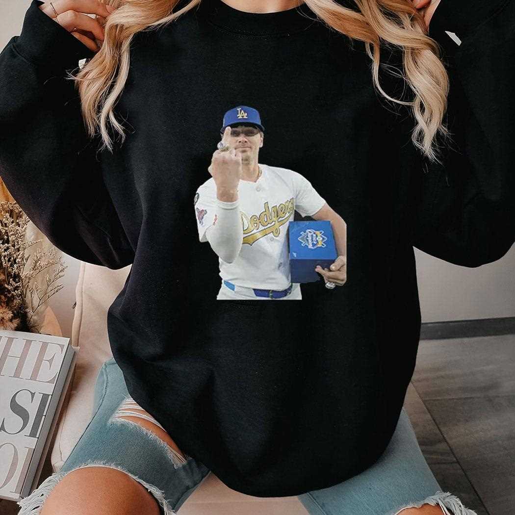 Los Angeles Dodgers Kike Hernandez Ring Middle Finger Shirt Los Angeles Dodgers Kike Hernandez Ring Middle Finger Shirt