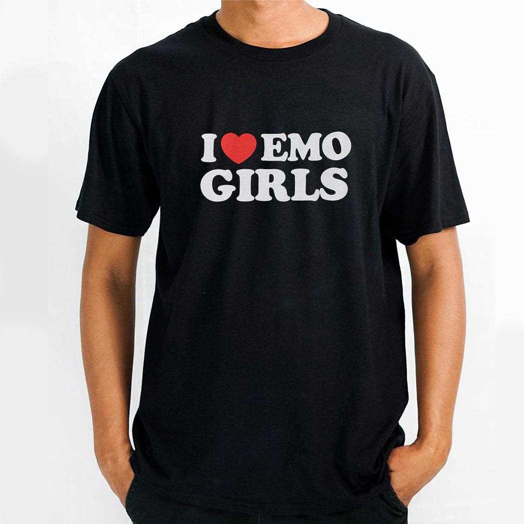 I Heart Emo Moms Graphic T-shirt
