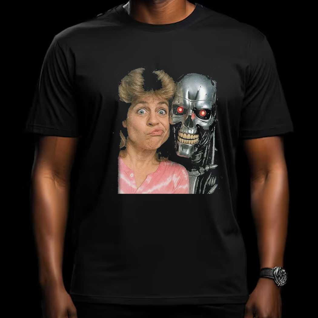 Shredder & April O’neil Kissing With Leonardo Watching T-shirt