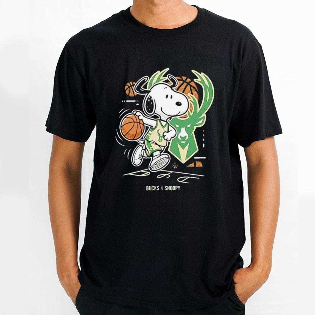 Milwaukee Bucks Snoopy Peanuts Nba Basketball Tee Milwaukee Bucks Snoopy Peanuts Nba Basketball Tee