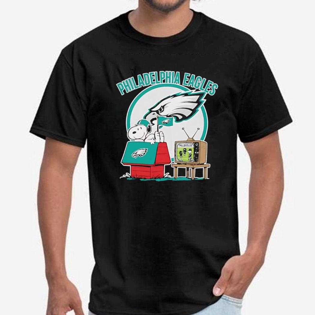 Philadelphia Eagles Snoopy Smiling Game Day Cartoon Tee