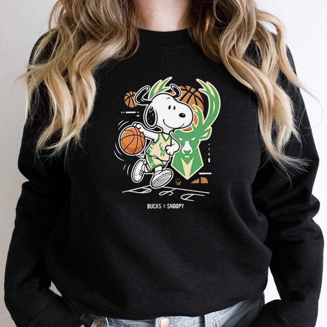 Milwaukee Bucks Snoopy Peanuts Nba Basketball Tee Milwaukee Bucks Snoopy Peanuts Nba Basketball Tee